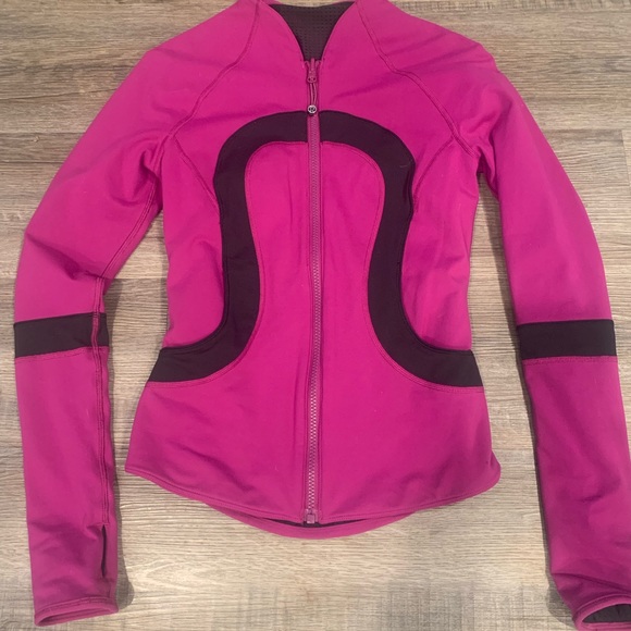 lululemon athletica Jackets & Blazers - Like new Lululemon zip jacket-small